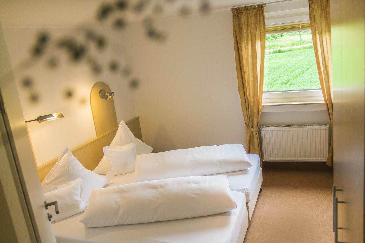 Stausee-Hotel Metzingen  Zewnętrze zdjęcie