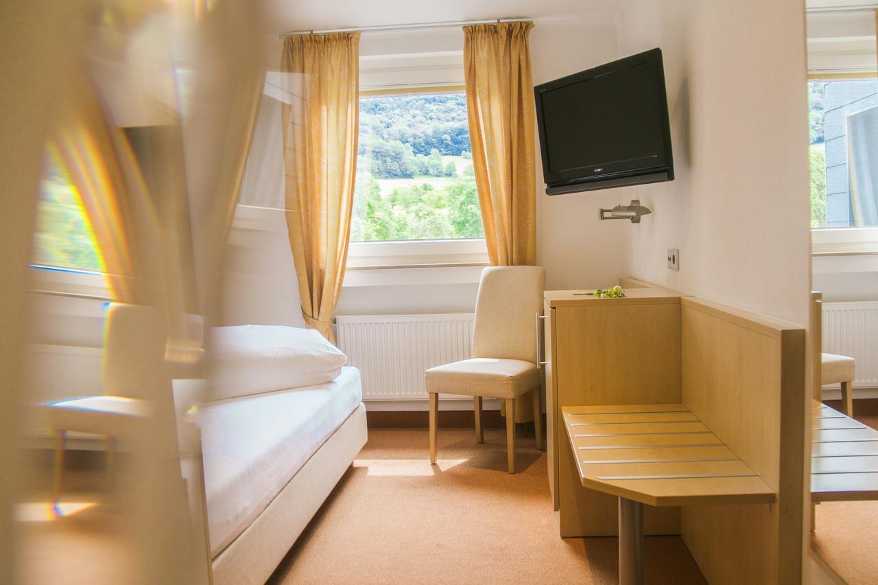 Stausee-Hotel Metzingen  Zewnętrze zdjęcie
